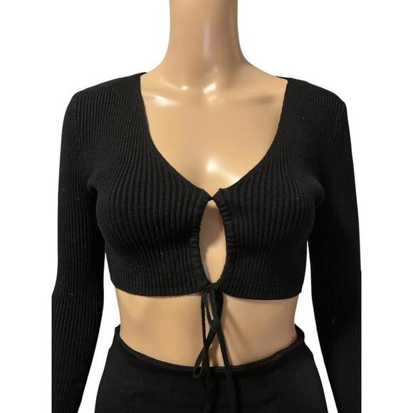 Chic Black Ribbed Crop Top with Tie Detail - Picture 2 of 5